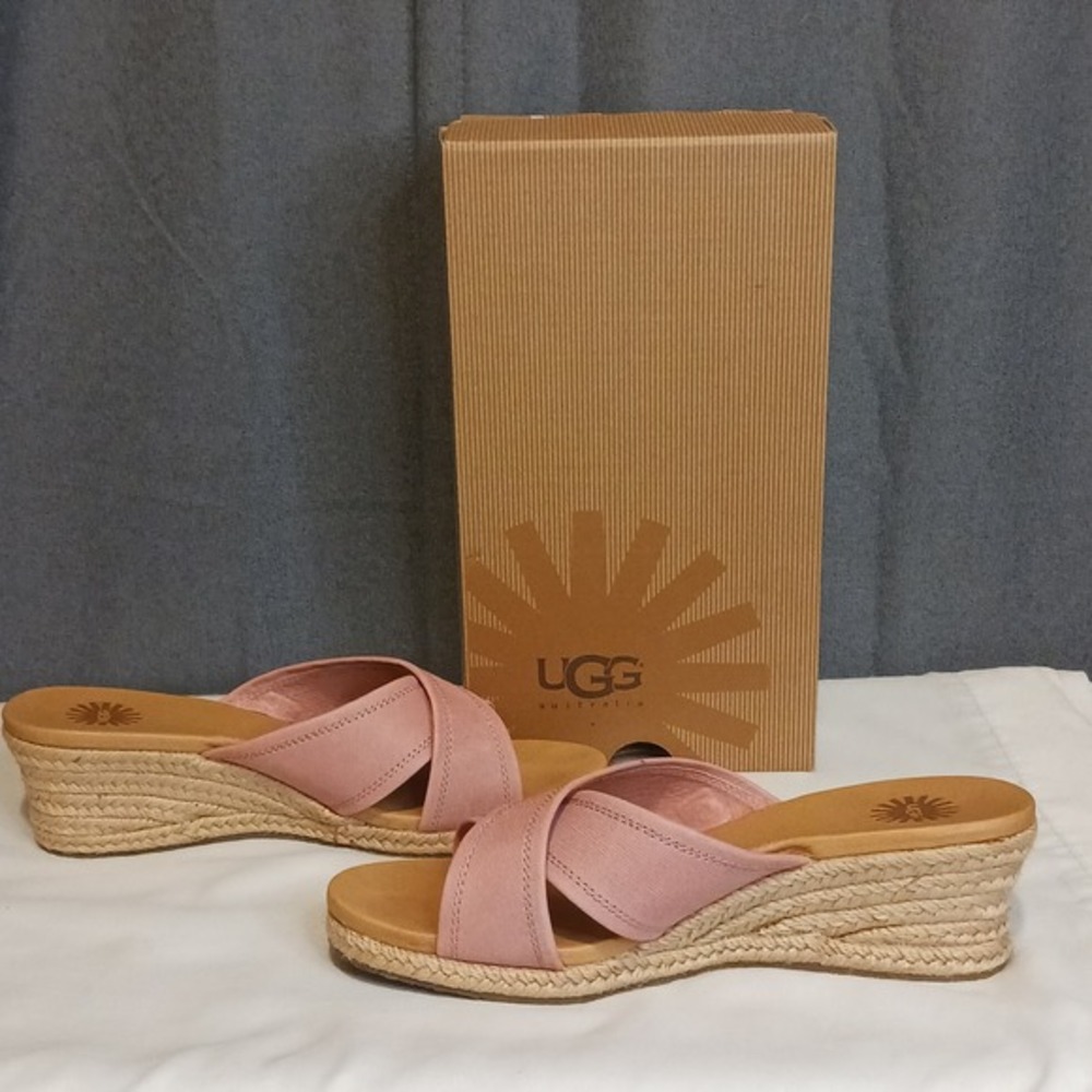 UGG Gwyn‎ Coral Reef Pink Espadrille Wedge Sandals Womens 8